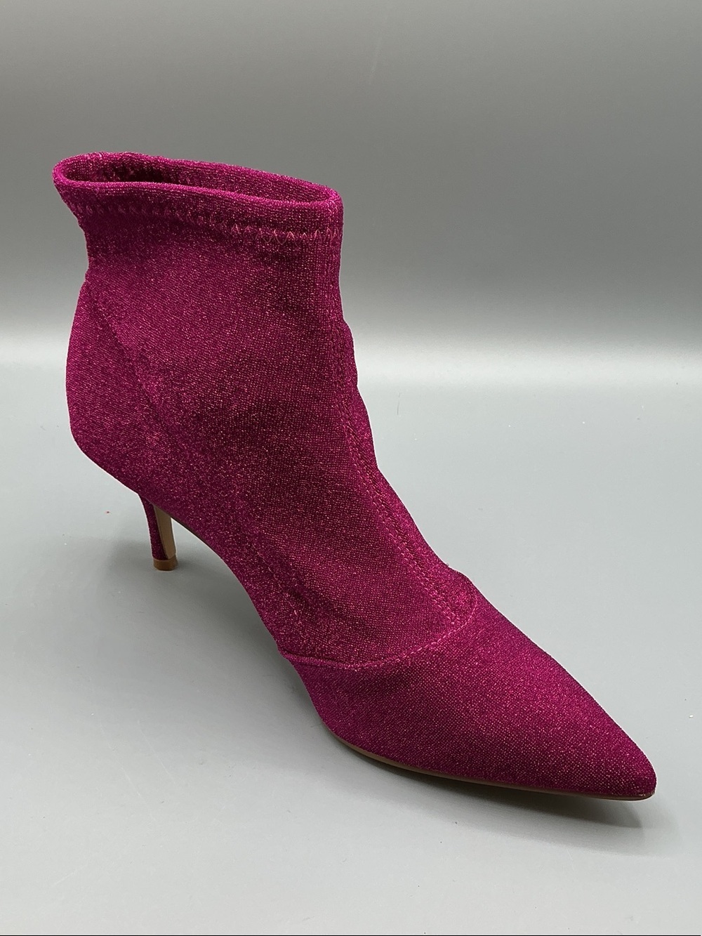 Charles by Charles David Y2K stretchy fuchsia lamé fabric sock booties size 8